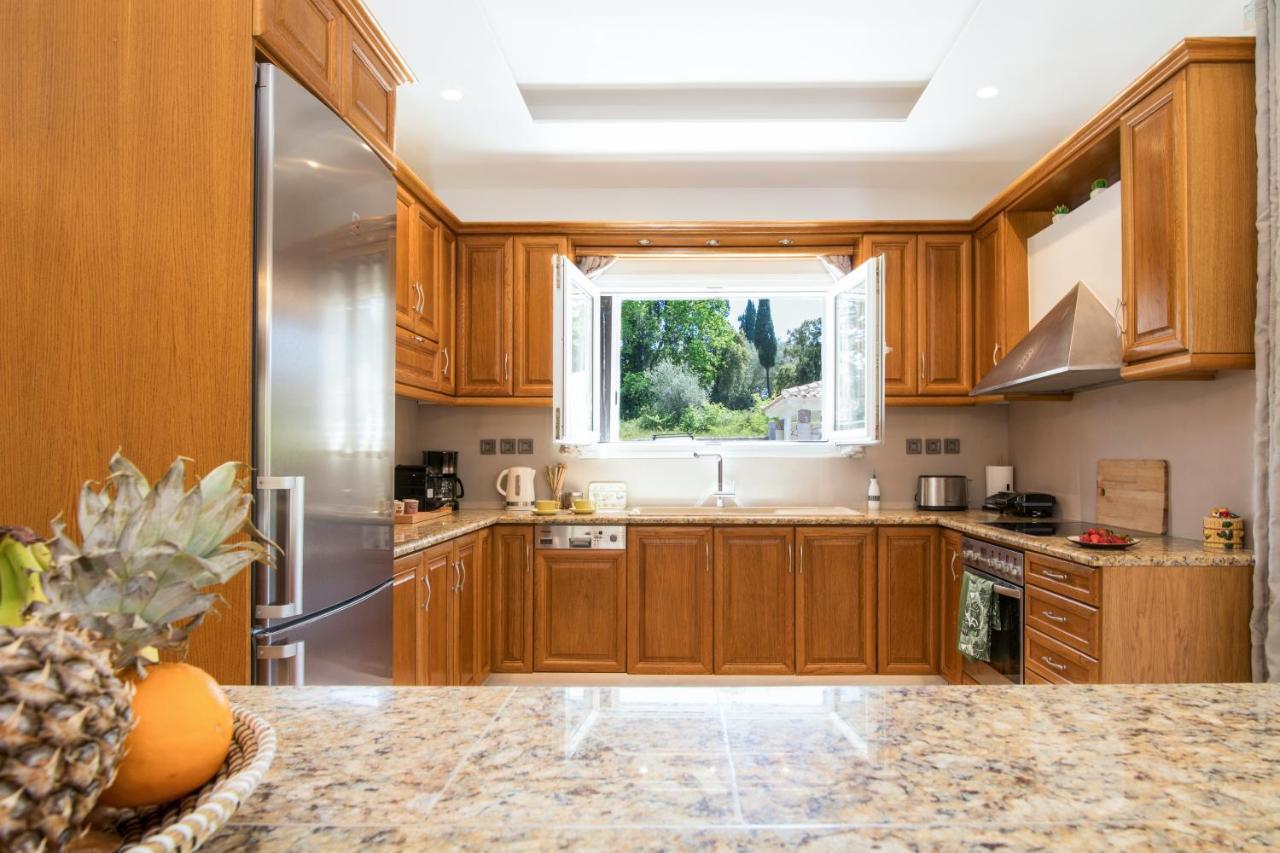 Villa Alexandra Dassia  Dış mekan fotoğraf